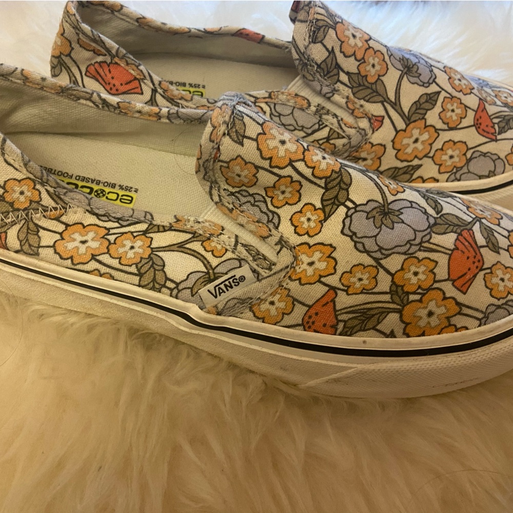 Vans - Picture 2 of 2